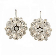 Buy fashionable earrings online India to save time and effort