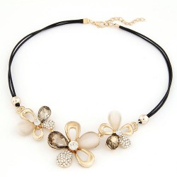 Stunning Flower golden crystal fashion necklace